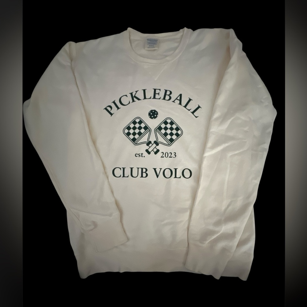 Comfort Wash Pickleball Club Volvo Ivory Sweatshirt Women’s Oversized Small